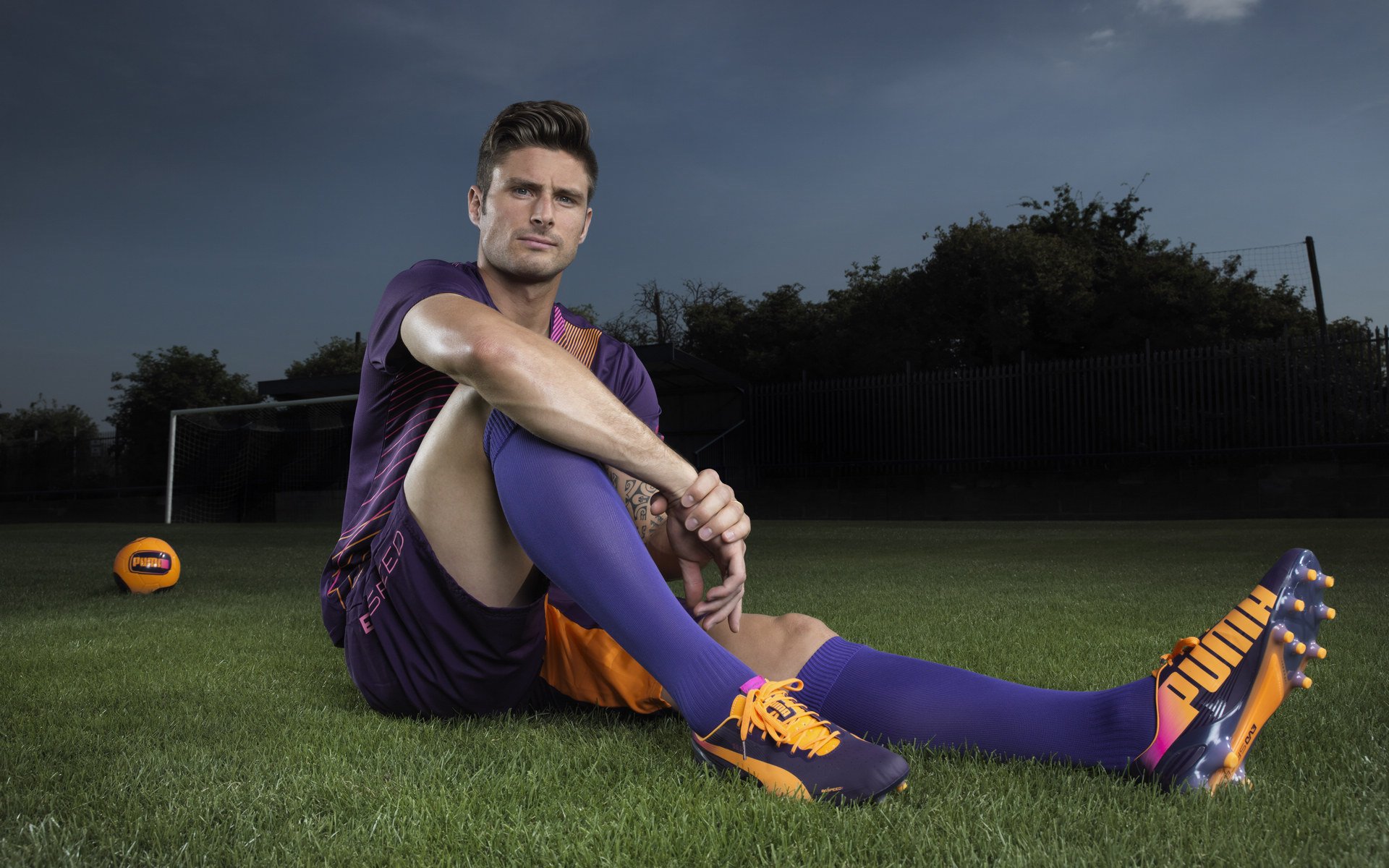 融合“足球+科技+旅游”产业链示范项目在行业中持续推进，行业空间不断扩展